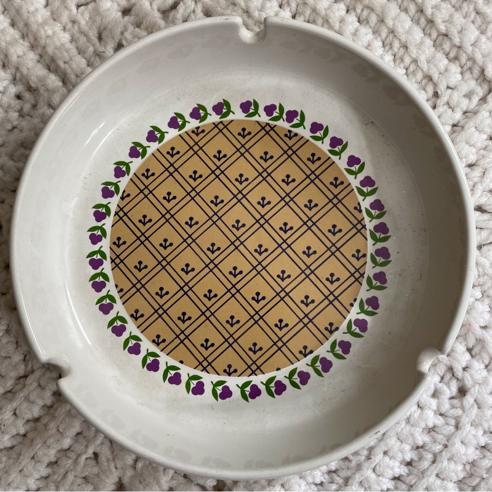 Round Ceramic Ashtray Floral Design 1” high 6” Diameter